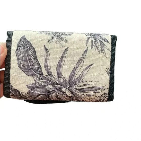 Courtney Cameryn Vintage Hawaii Toile 4 Compartment Travel Bag - Picture 3 of 7